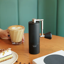 Laden Sie das Bild in den Galerie-Viewer, Timemore Chestnut C3 ESP Pro Kaffeemühle - S2C Mahlwerk