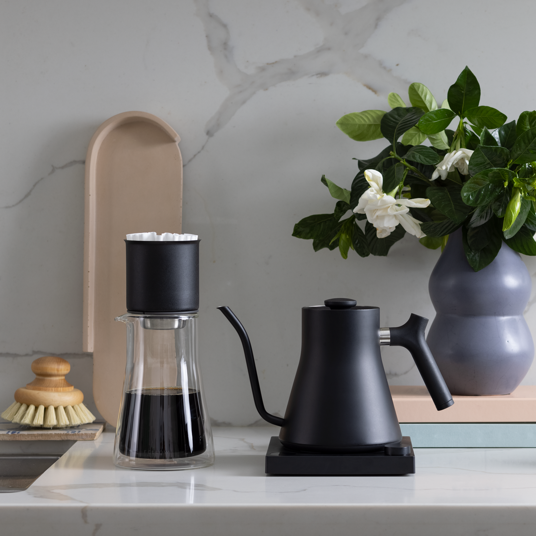 Fellow Stagg XF Pour Over Dripper Handfilter mit Fellow Stagg Double Wall Carafe und Fellow Stagg EKG schwarz