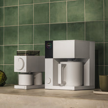 Laden Sie das Bild in den Galerie-Viewer, Fellow Aiden Precision Coffee Maker Kaffeemaschine Matt-Weiß 1,5 l, mit Fellow Ode Gen 2 Kaffeemühle
