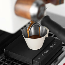 Laden Sie das Bild in den Galerie-Viewer, MHW-3BOMBER Cube Coffee Scale 2.0 Mini Digitale Waage mit USB-C Black