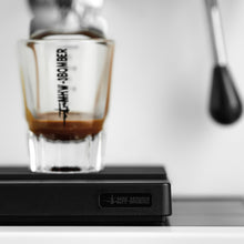 Laden Sie das Bild in den Galerie-Viewer, MHW-3BOMBER Cube Coffee Scale 2.0 Mini Digitale Waage mit USB-C Black
