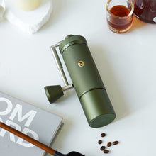 Laden Sie das Bild in den Galerie-Viewer, Timemore Chestnut S3 Kaffeemühle grün