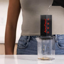 Laden Sie das Bild in den Galerie-Viewer, AeroPress Carafe mit AeroPress normal