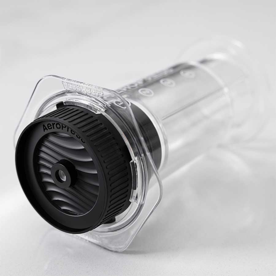AeroPress Flow Control Filter Cap mit AeroPress Clear