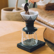 Hario V60 Handfilter Mugen x Switch Dripper Größe 02, schwarz