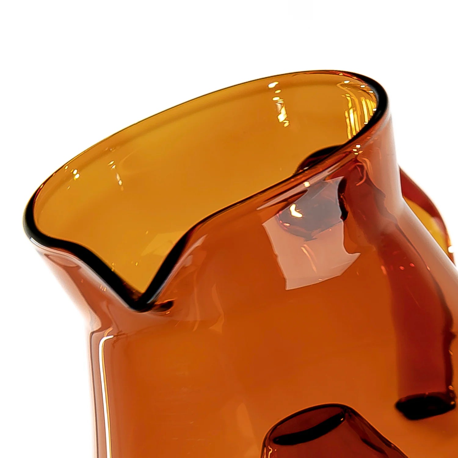 Icosa Cyclone Carafe Standard Amber mit Ausgießer und handgefertigtem Glas
