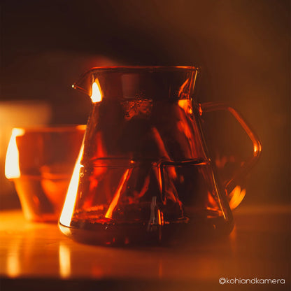 Icosa Cyclone Carafe Standard 550 ml Amber mit Filterkaffee
