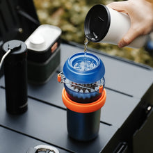 MHW-3BOMBER Eggonaut Dripper bei der Pour-Over Kaffeezubereitung unterwegs