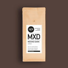 Mexiko Dark Kaffee Beutel auf dunkel braunem HIntergrund