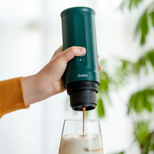 Laden Sie das Bild in den Galerie-Viewer, OutIn Nano tragbare elektrische Espressomaschine für unterwegs