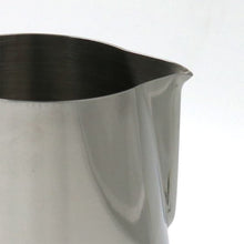 Laden Sie das Bild in den Galerie-Viewer, Rhinowares Classic Milk Pitcher Milchkännchen Edelstahl, Ansicht Ausguss