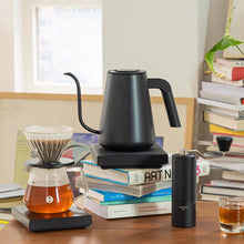 Load image into Gallery viewer, Timemore Fish Smart Pro Kettle Black mit Timemore Handmühle, Coffee Server und Waage