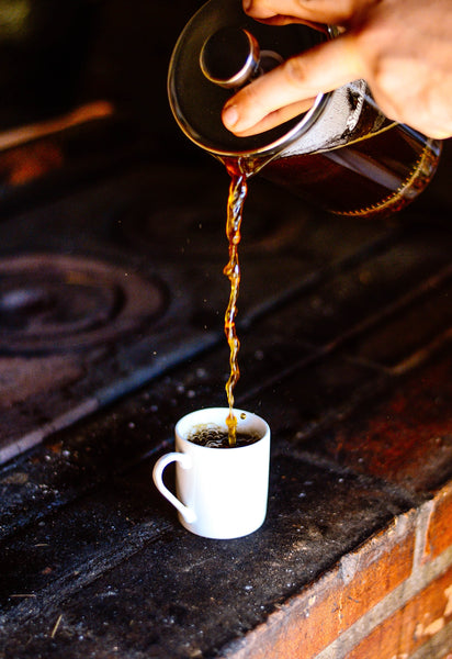 French Press mit Kaffeetasse