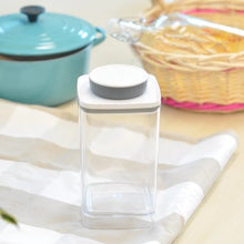 Laden Sie das Bild in den Galerie-Viewer, Ankomn Turn-N-Seal Vakuum Bohnenbehälter transparent 1.200 ml