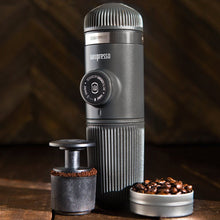 Load image into Gallery viewer, Mit Barista Kit erweiterte Wacaco Nanopresso mit größerem Wassertank, Filterkorb und Tamper