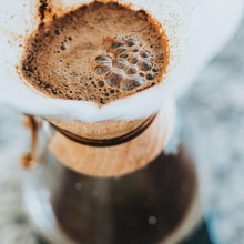 Laden Sie das Bild in den Galerie-Viewer, HOUSE BLEND Kaffeemehl im Papierfilter