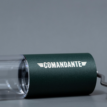 Laden Sie das Bild in den Galerie-Viewer, Comandante C40 MK4 Handkaffeemühle Racing Green