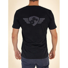 Laden Sie das Bild in den Galerie-Viewer, Comandante T-Shirt Unisex M Rückseite