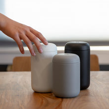 Laden Sie das Bild in den Galerie-Viewer, Fellow Thermobecher Carter Everywhere Mug vakuumisoliert, Keramikbeschichtung verschiedene dunkle Farben