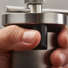 Laden Sie das Bild in den Galerie-Viewer, Kinu M47 Classic Kaffeemühle mit Daumenstopper