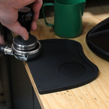 Laden Sie das Bild in den Galerie-Viewer, Rhinowares Professional Bench Tamper Mat