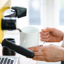 Laden Sie das Bild in den Galerie-Viewer, Rhinowares Stealth Milk Pitcher Milchkännchen weiß